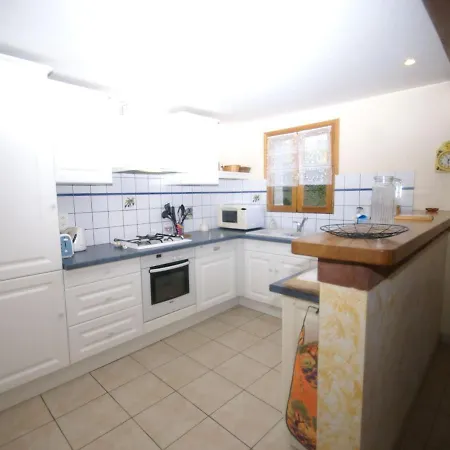 Ferienhaus Attractive Holiday In Montcl Ra With Pool *
