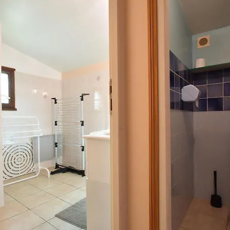Ferienhaus Attractive Holiday In Montcl Ra With Pool