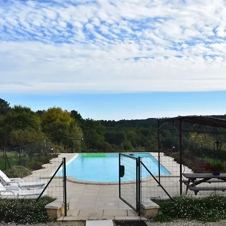 Ferienhaus Attractive Holiday In Montcl Ra With Pool