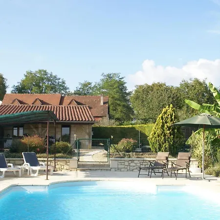 Attractive Holiday In Montcl Ra With Pool