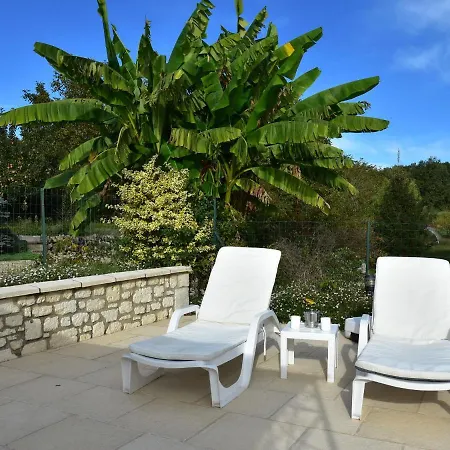 Attractive Holiday In Montcl Ra With Pool